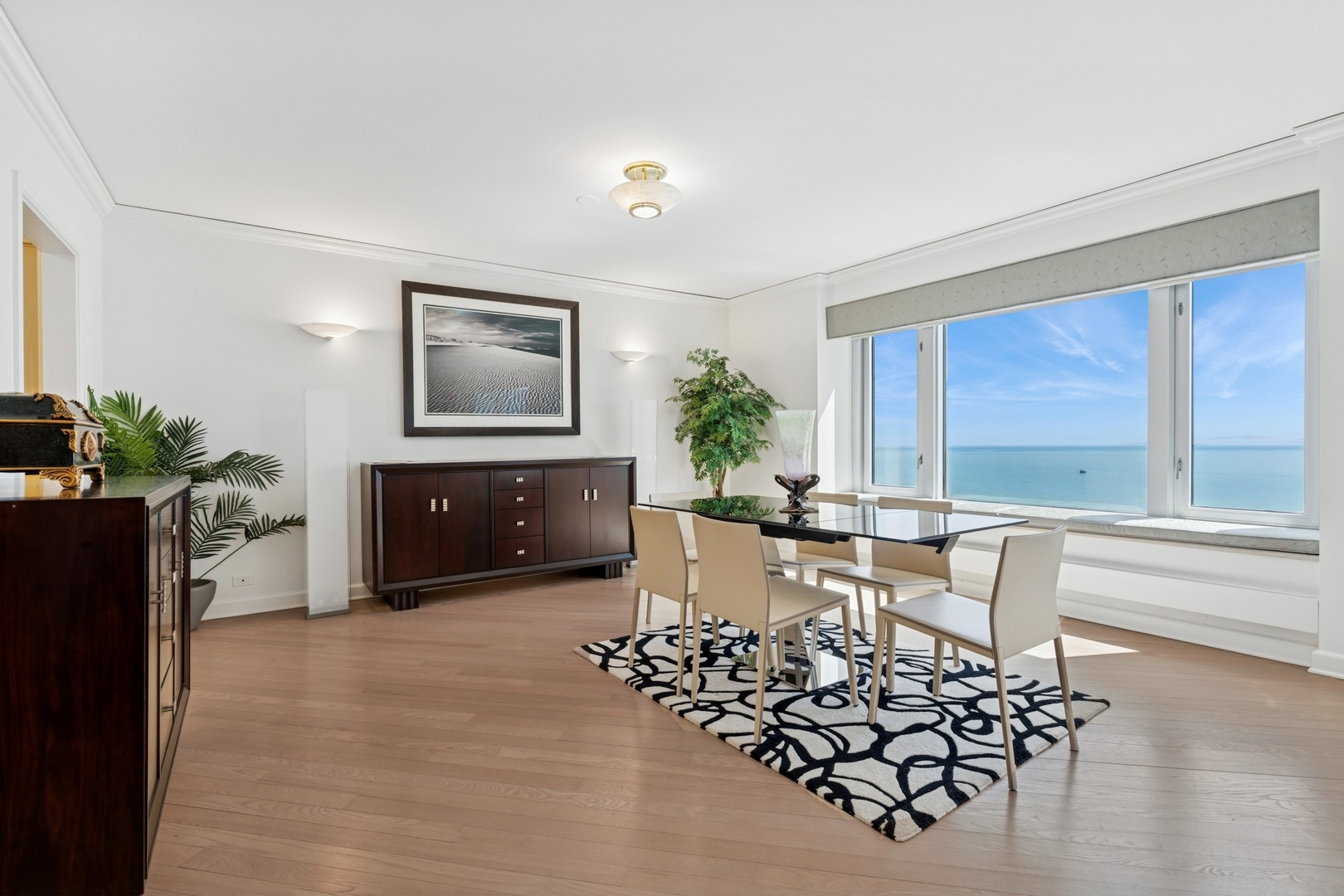 132 E Delaware Place Unit: 5504