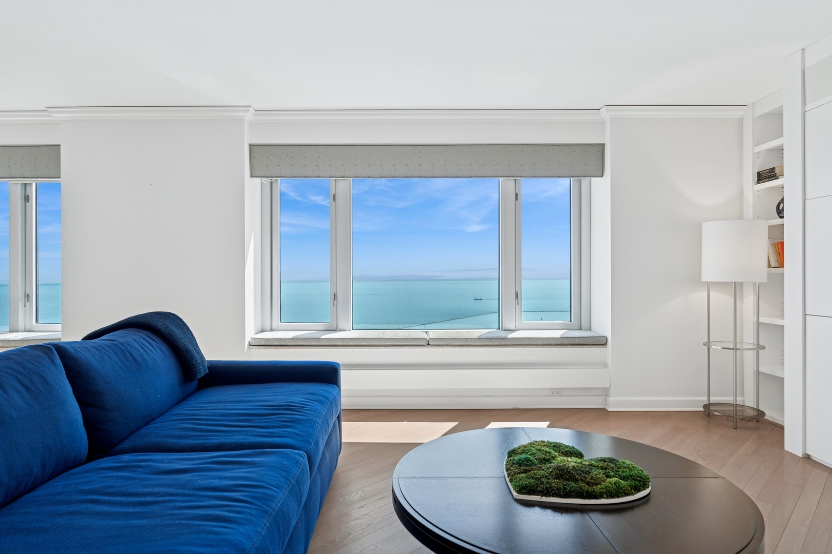 132 E Delaware Place Unit: 5504
