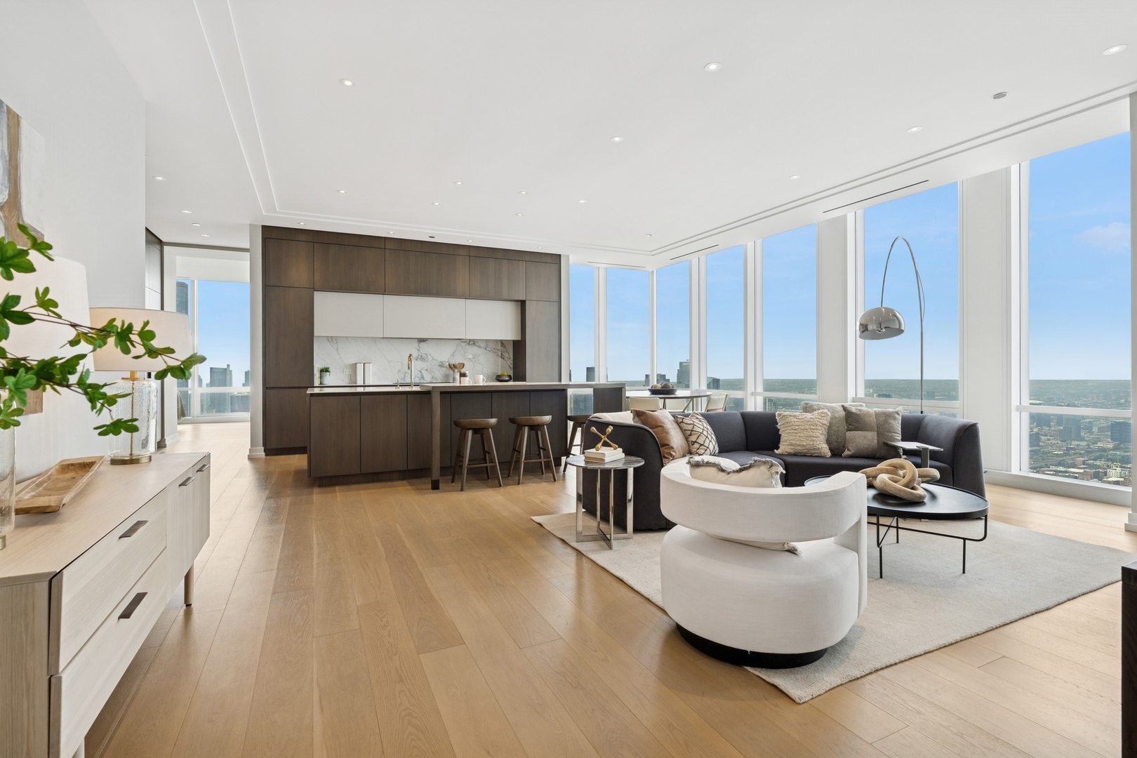 14 W Superior Street Unit: 6602