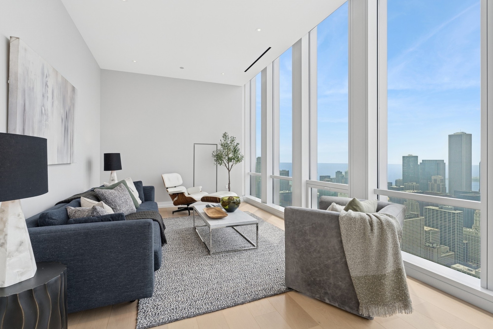 14 W Superior Street Unit: 6602