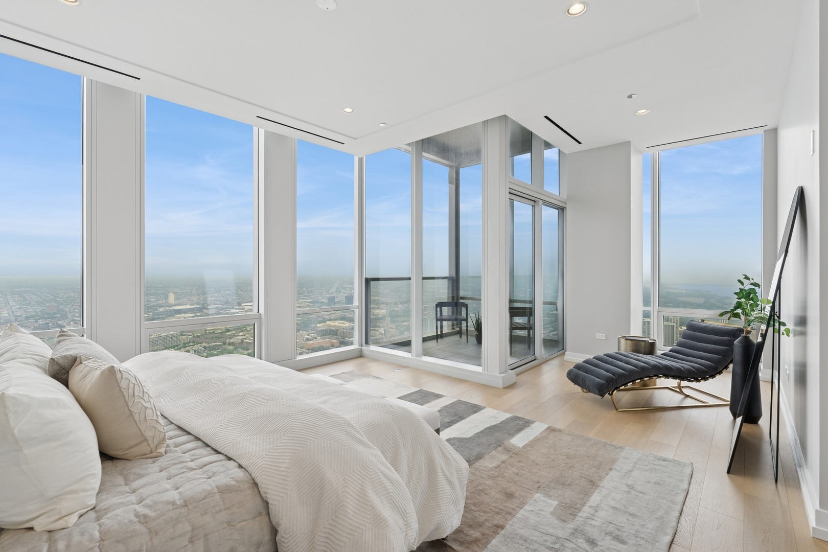 14 W Superior Street Unit: 6602