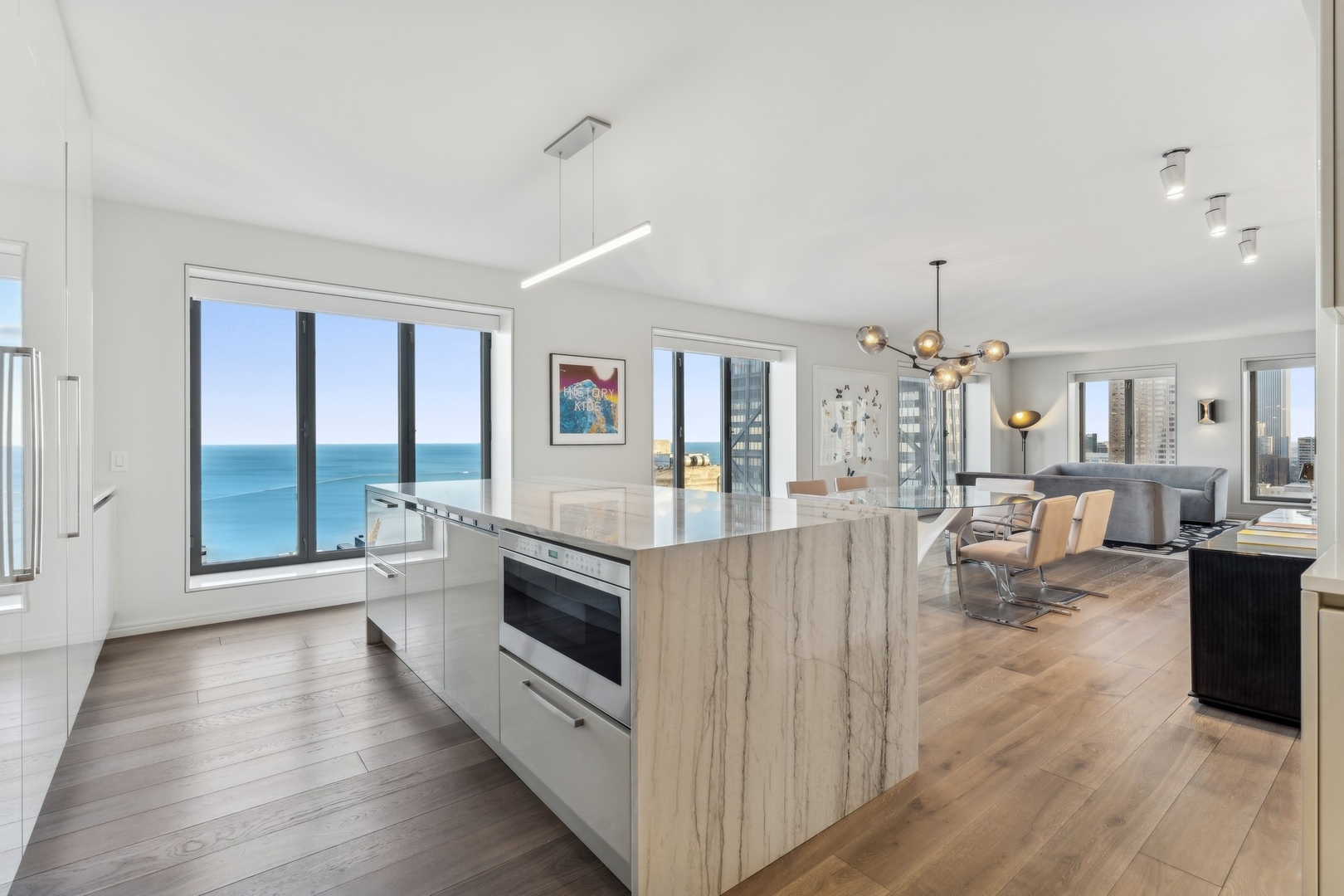 950 N Michigan Avenue Unit: 4306