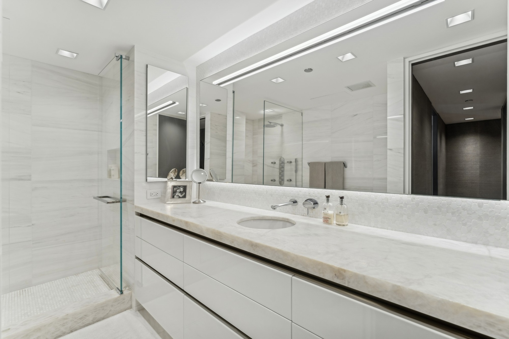 950 N Michigan Avenue Unit: 4306