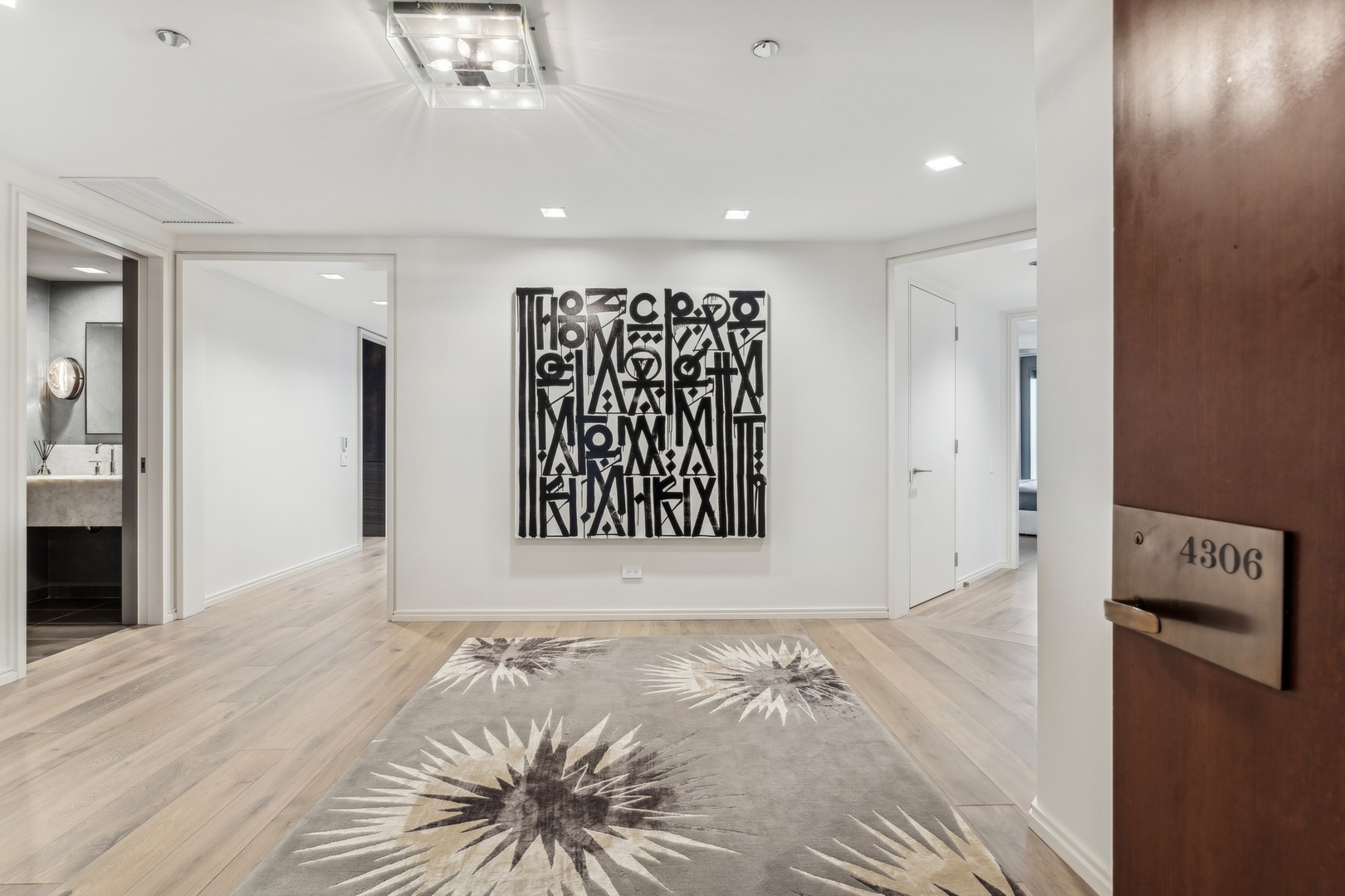 950 N Michigan Avenue Unit: 4306