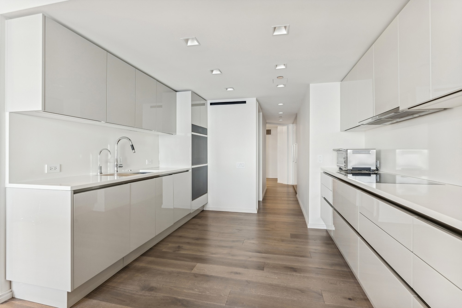 950 N Michigan Avenue Unit: 4306