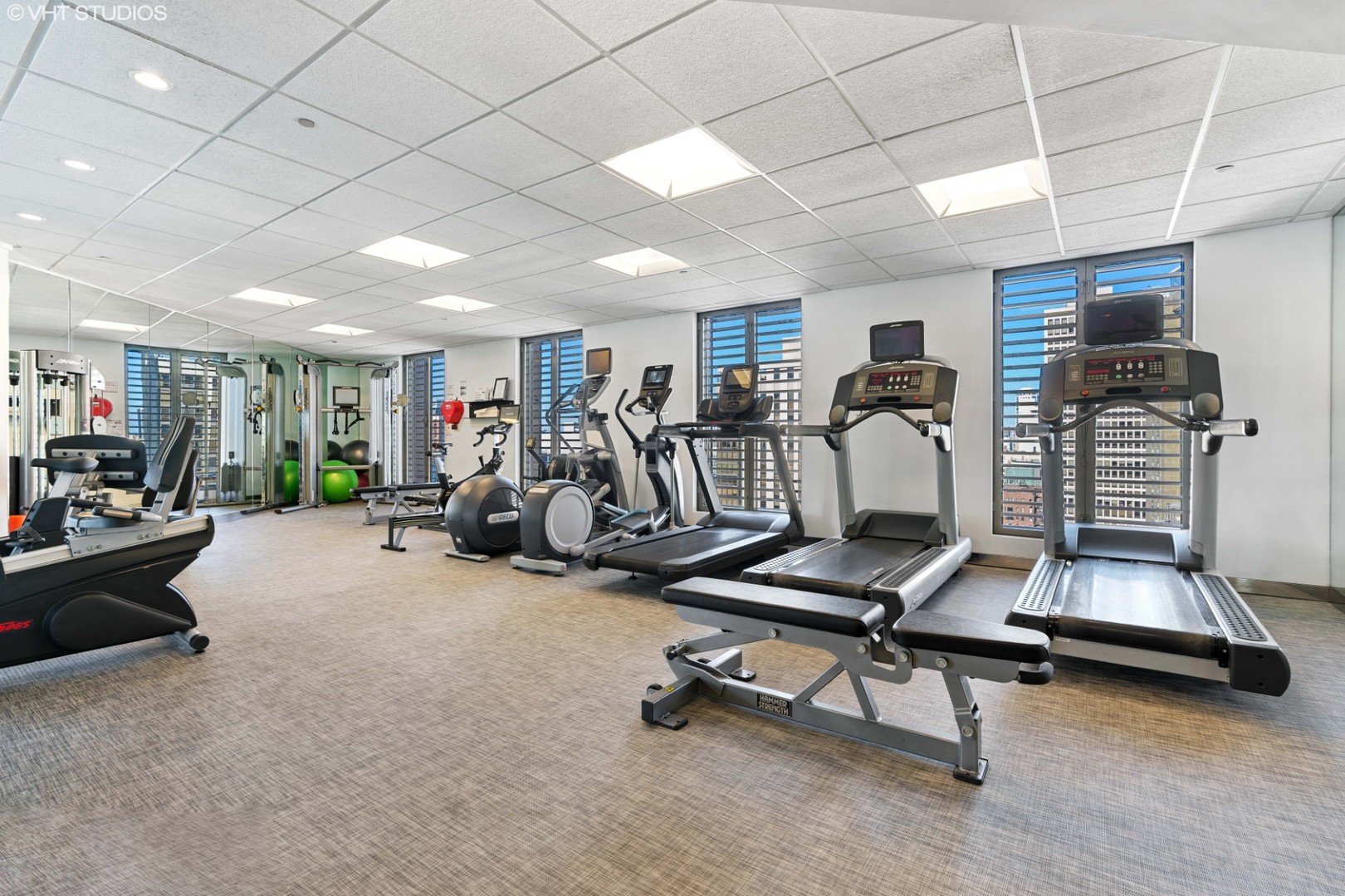 950 N Michigan Avenue Unit: 4306