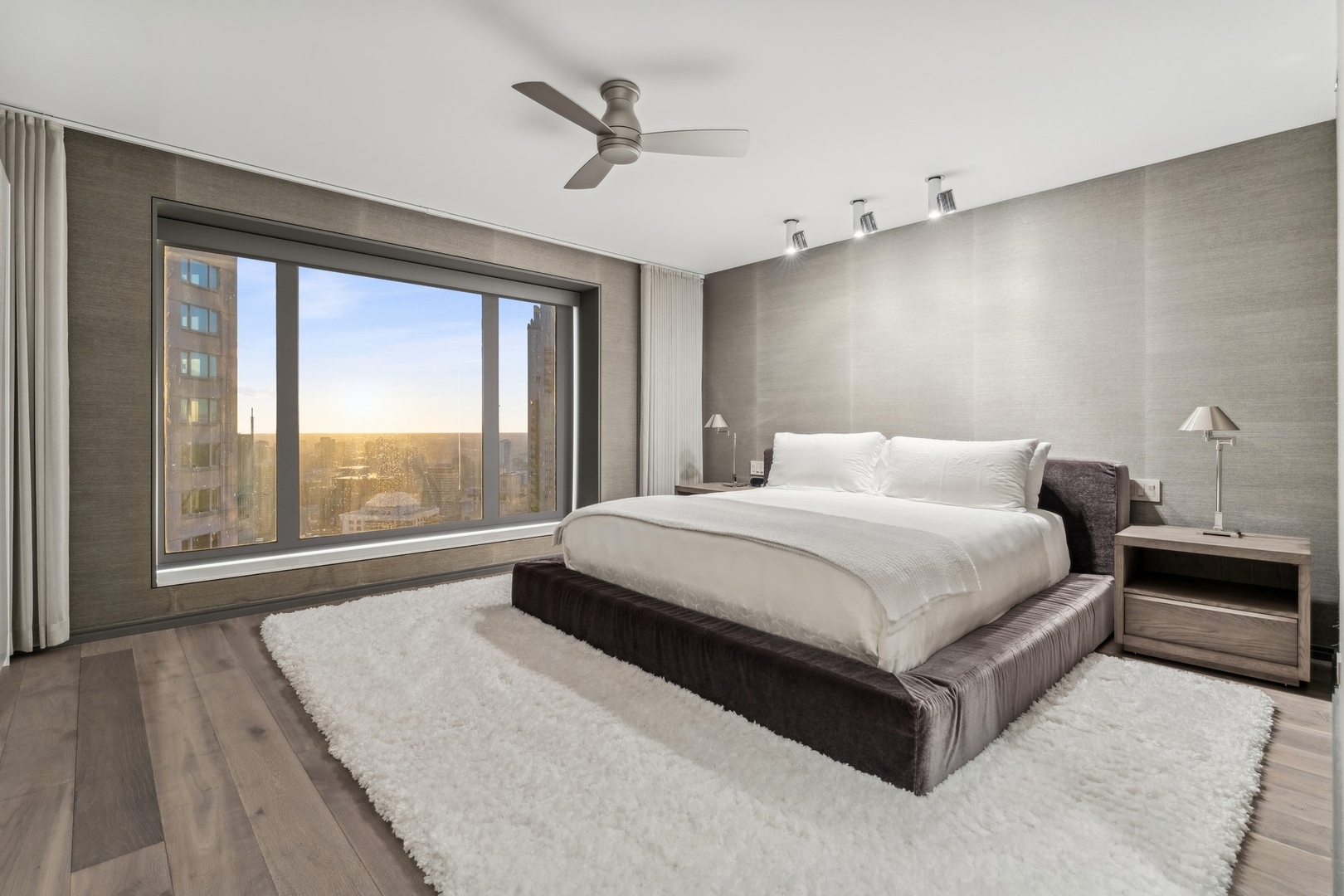 950 N Michigan Avenue Unit: 4306