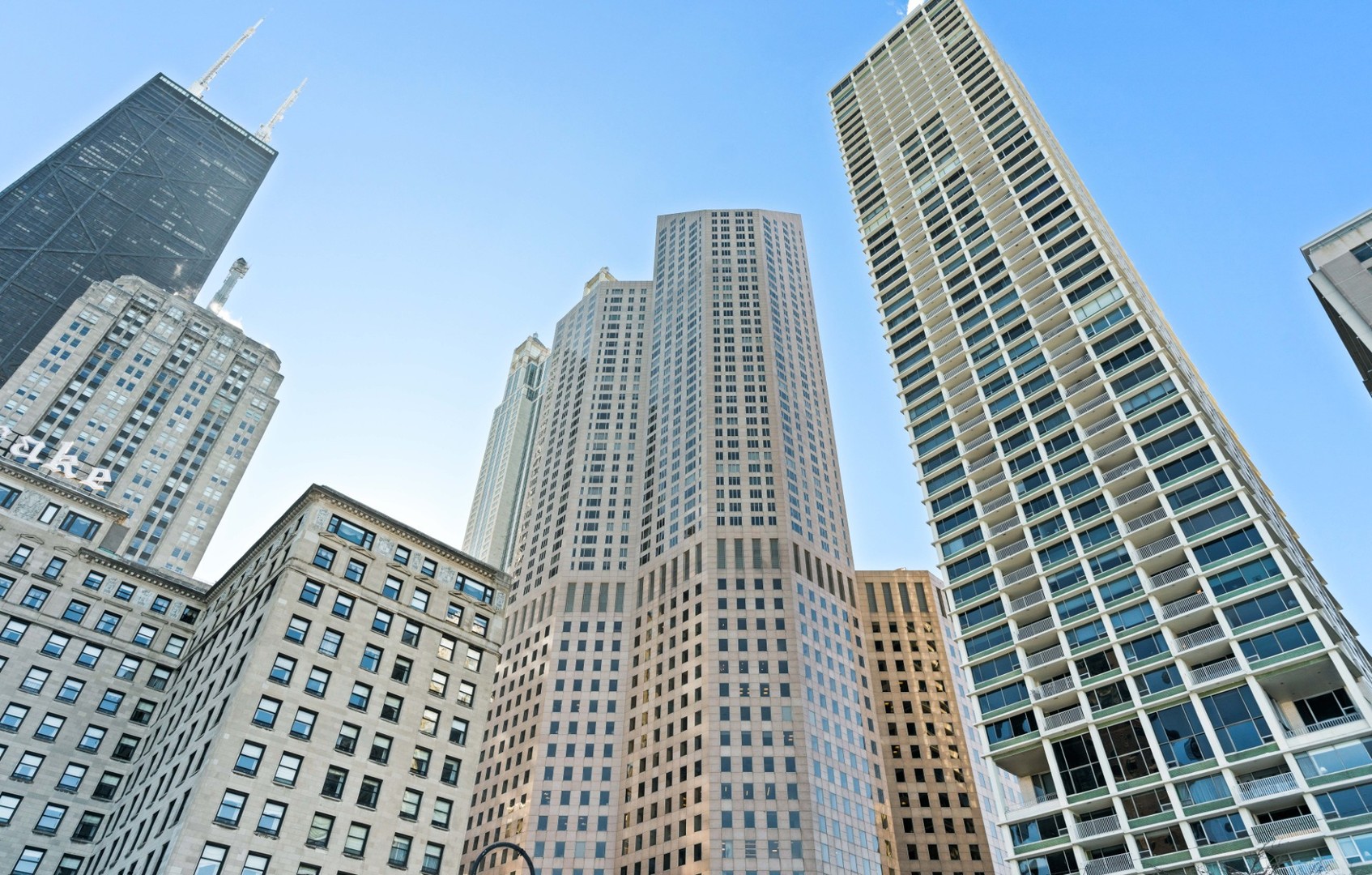 950 N Michigan Avenue Unit: 4306
