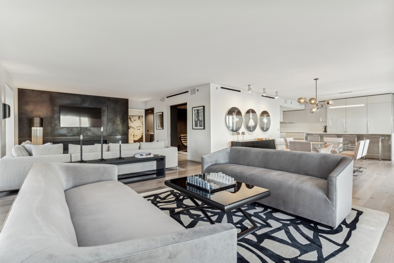 950 N Michigan Avenue Unit: 4306