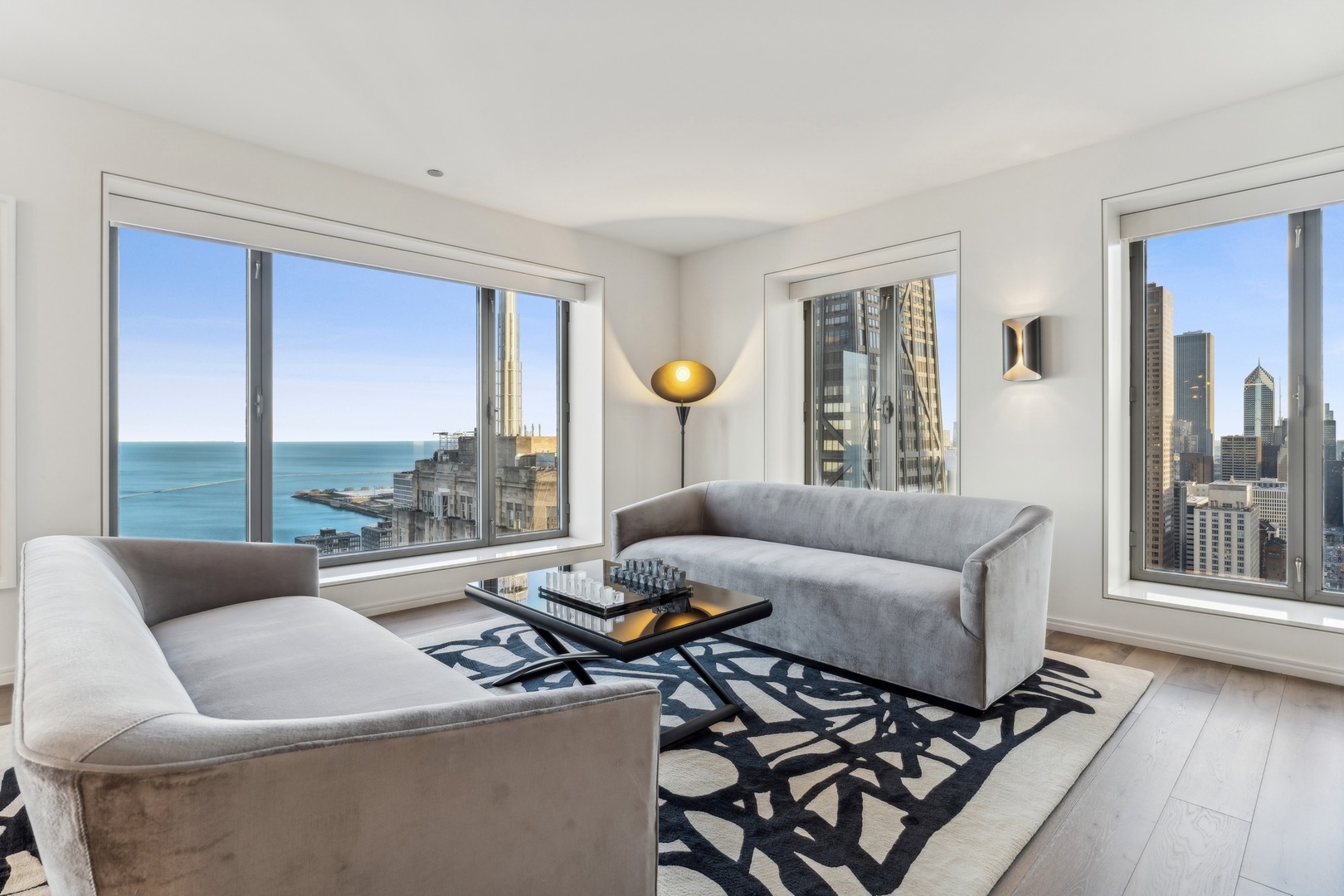 950 N Michigan Avenue Unit: 4306