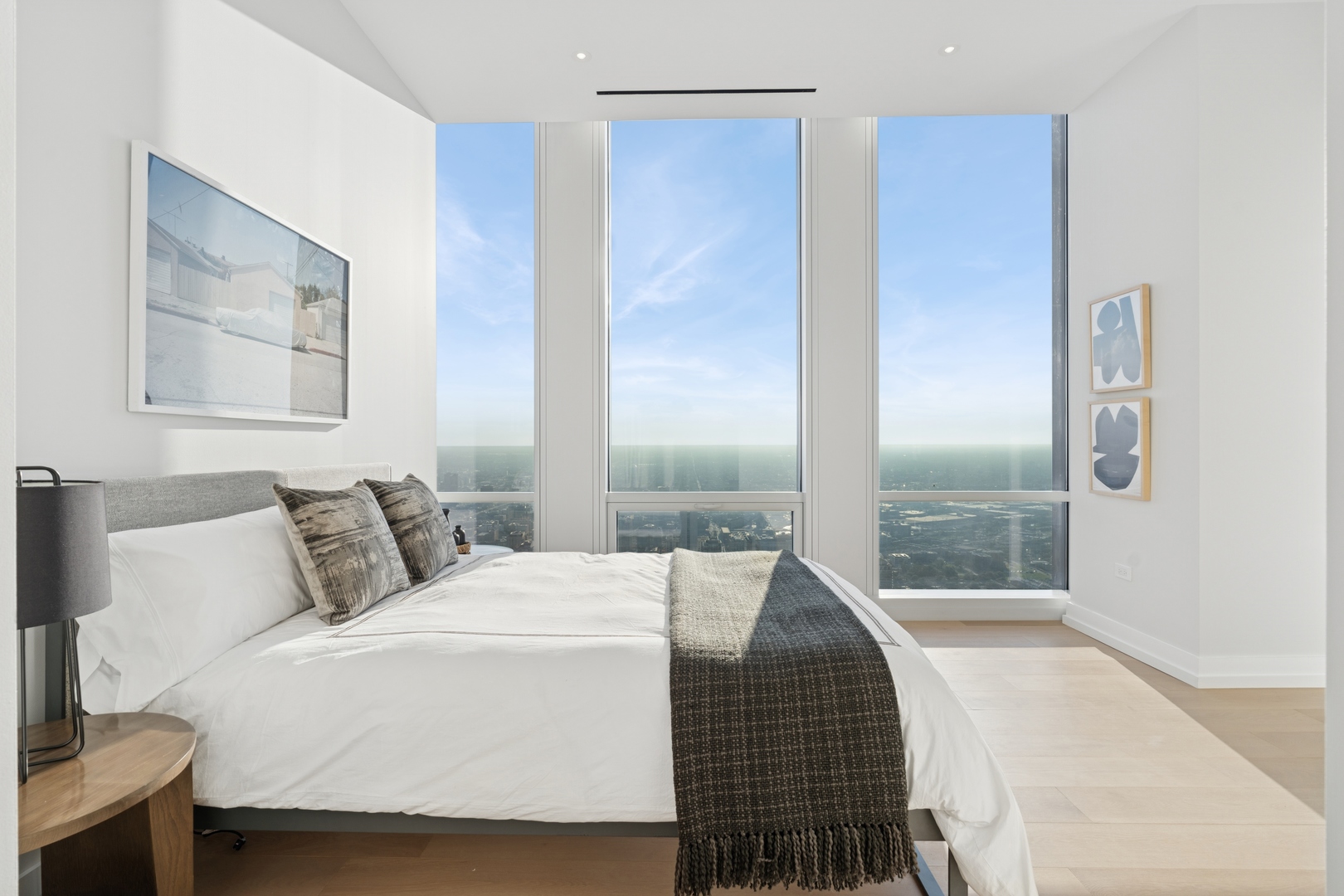 14 W Superior Street Unit: 6402