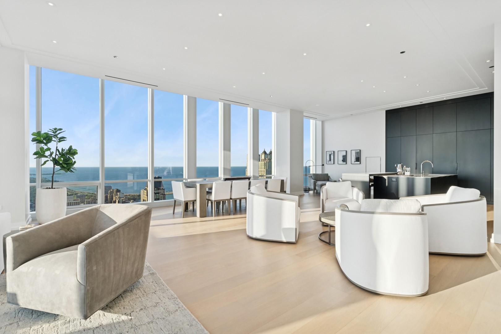 14 W Superior Street Unit: 6402