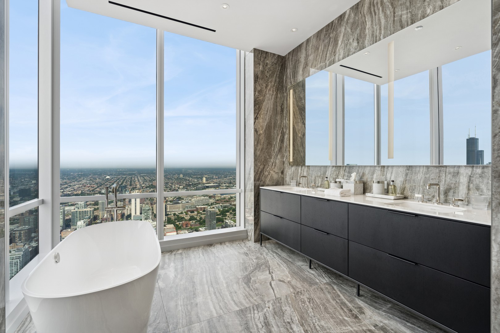 14 W Superior Street Unit: 6402