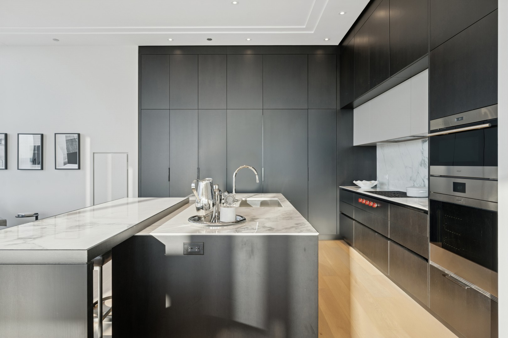 14 W Superior Street Unit: 6402