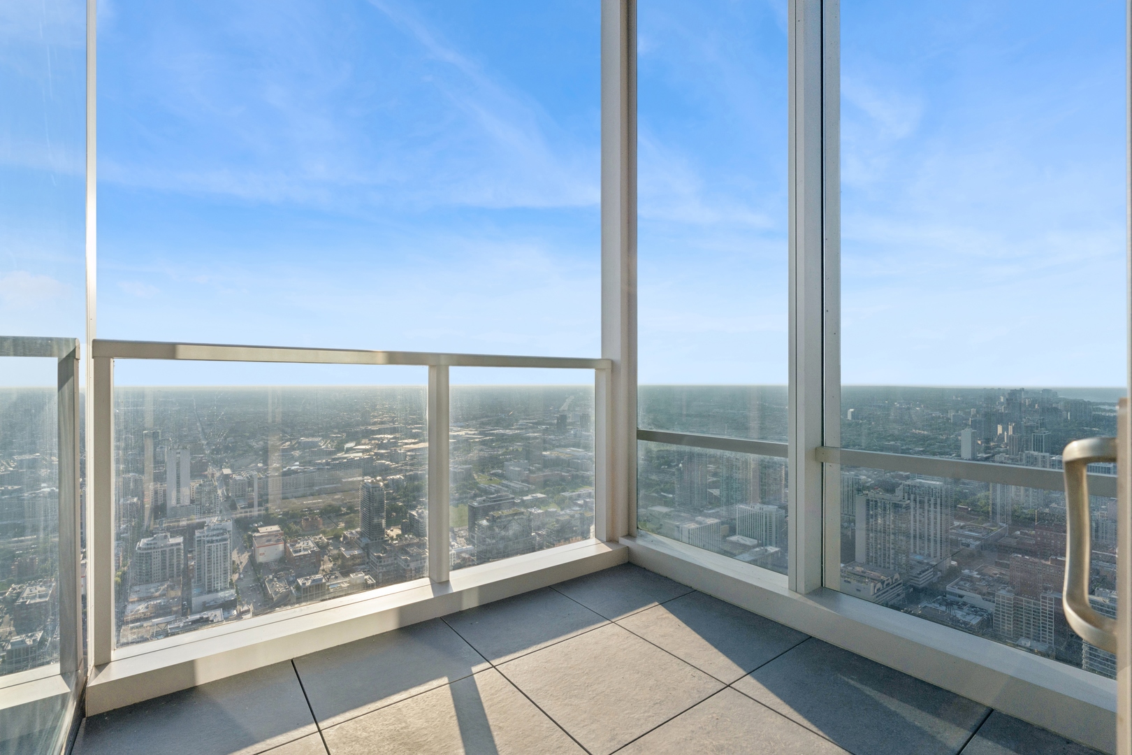 14 W Superior Street Unit: 6402