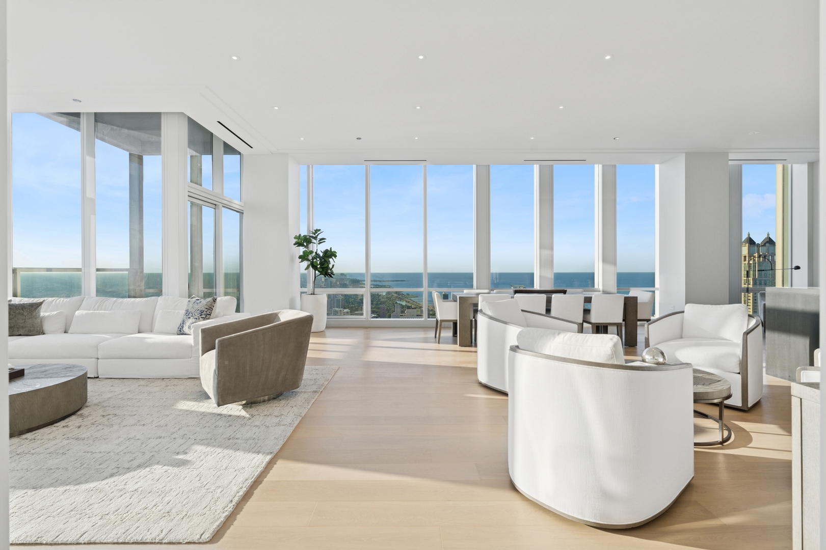14 W Superior Street Unit: 6402
