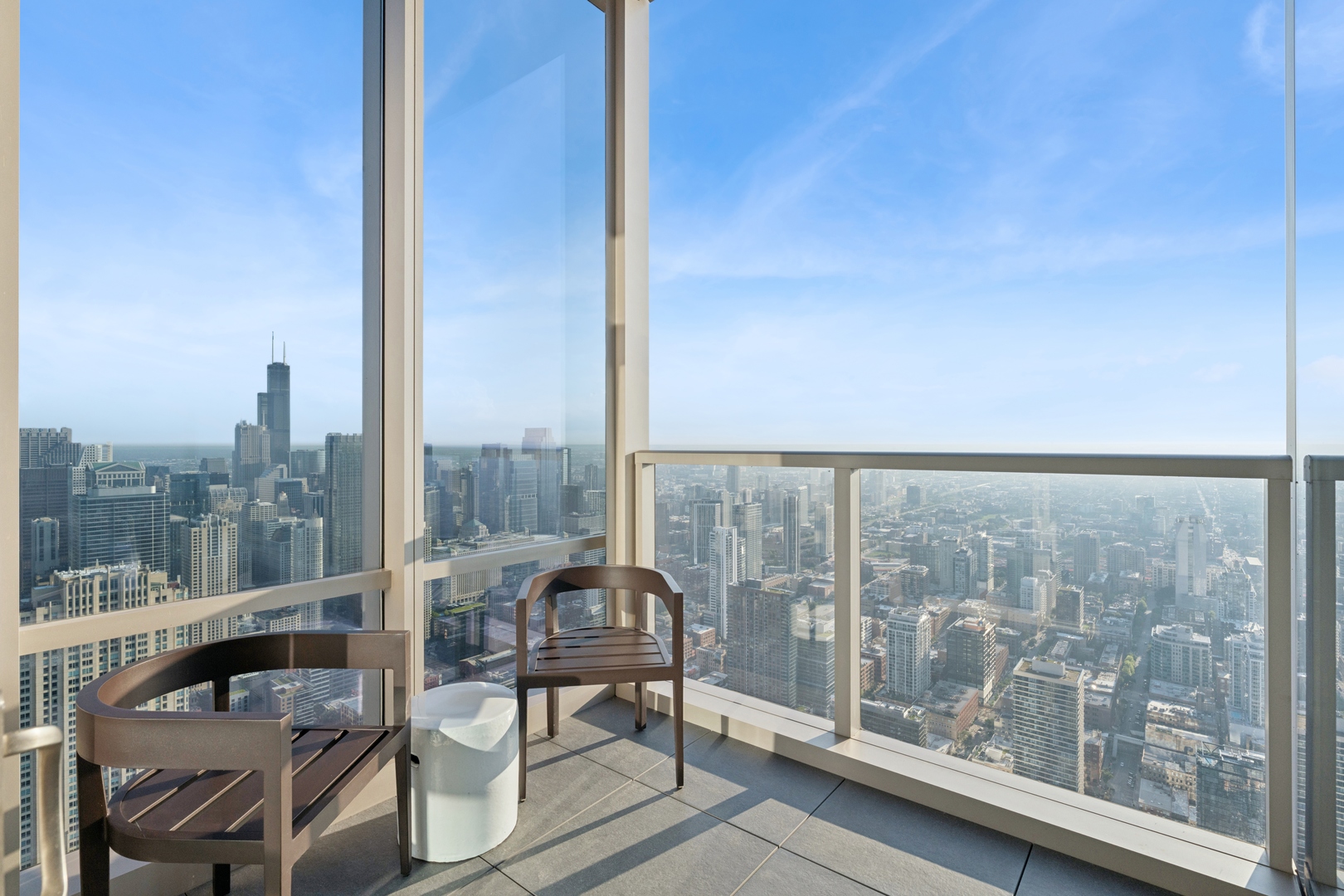 14 W Superior Street Unit: 6402