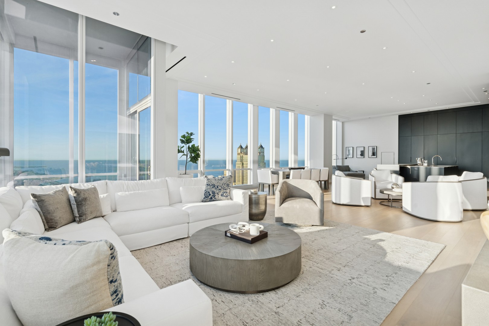 14 W Superior Street Unit: 6402