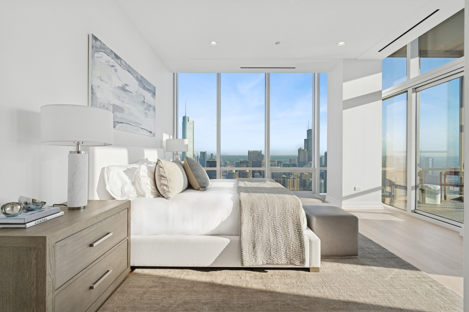 14 W Superior Street Unit: 6402