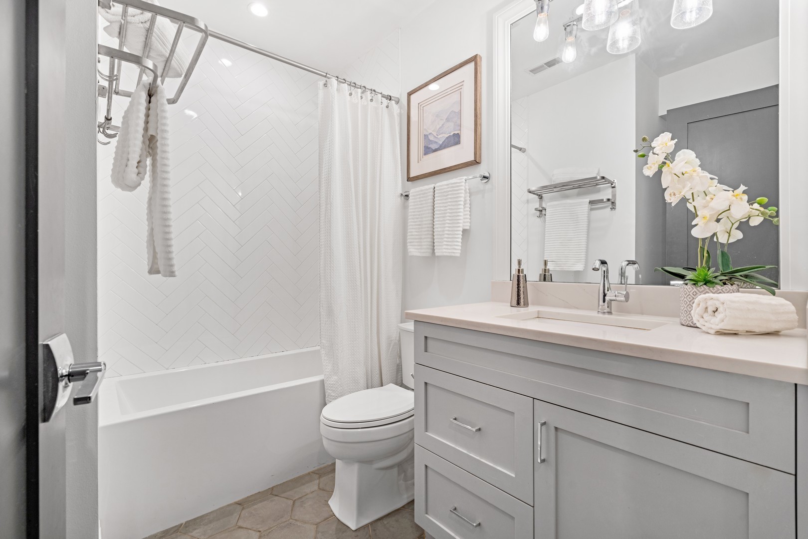 1630 W WARREN Boulevard Unit: 1