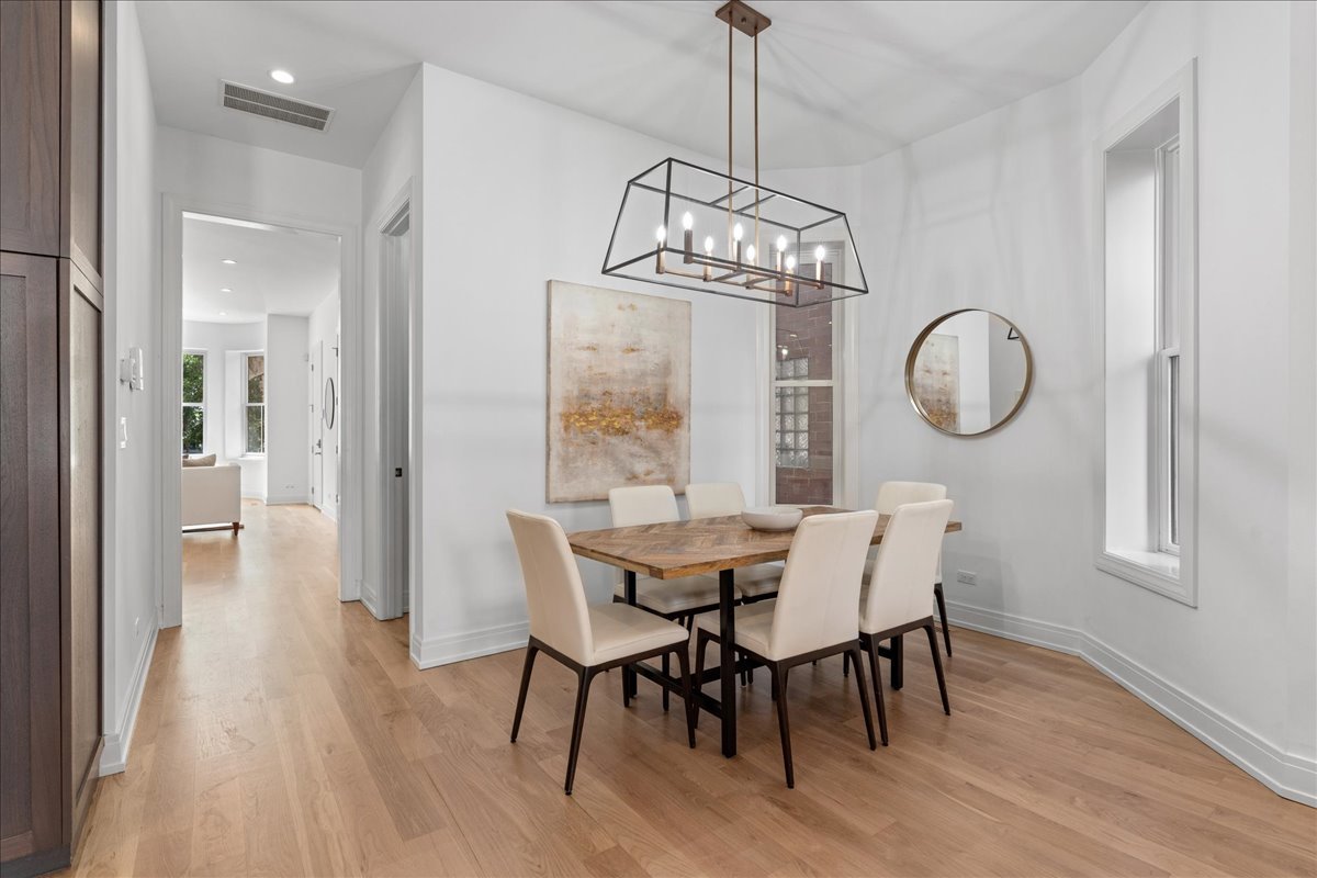 1630 W WARREN Boulevard Unit: 1