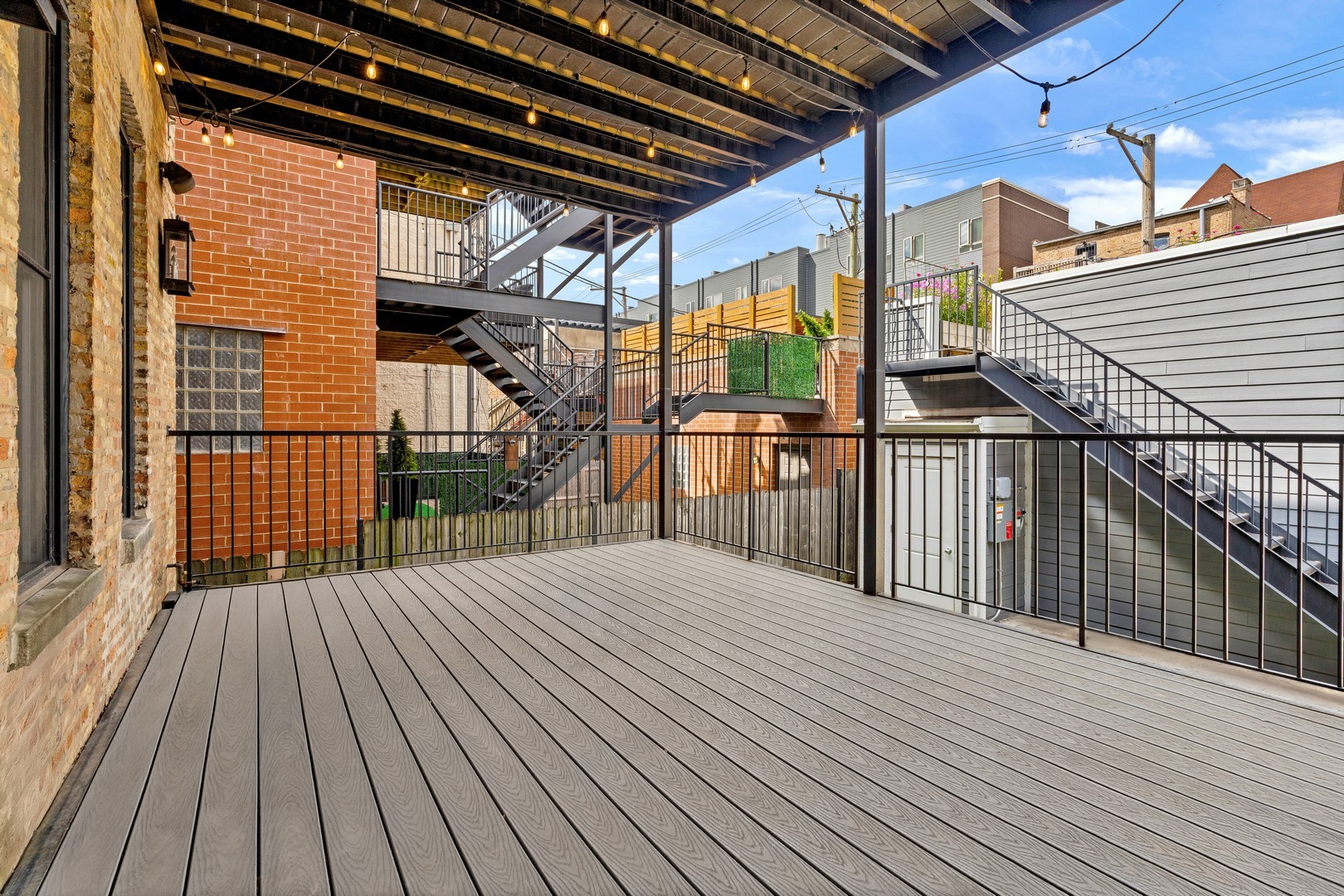 1630 W WARREN Boulevard Unit: 1