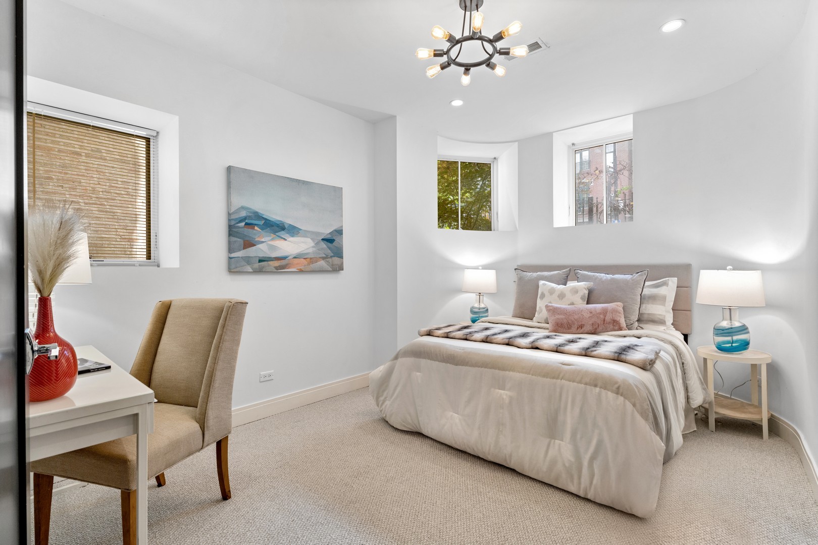 1630 W WARREN Boulevard Unit: 1
