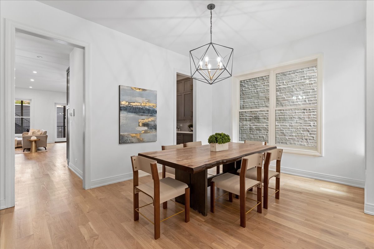 1630 W WARREN Boulevard Unit: 1