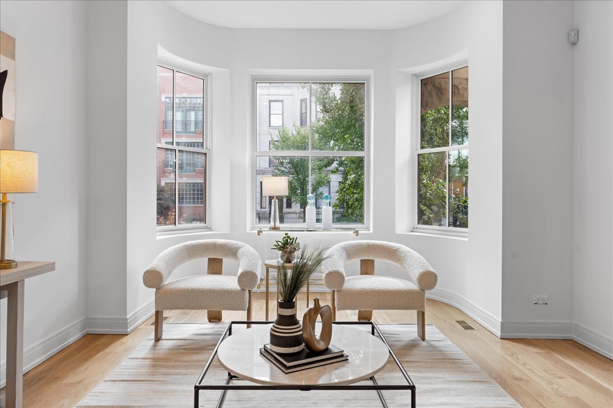 1630 W WARREN Boulevard Unit: 1