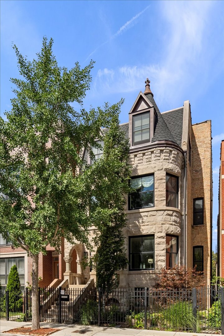 1630 W WARREN Boulevard Unit: 1