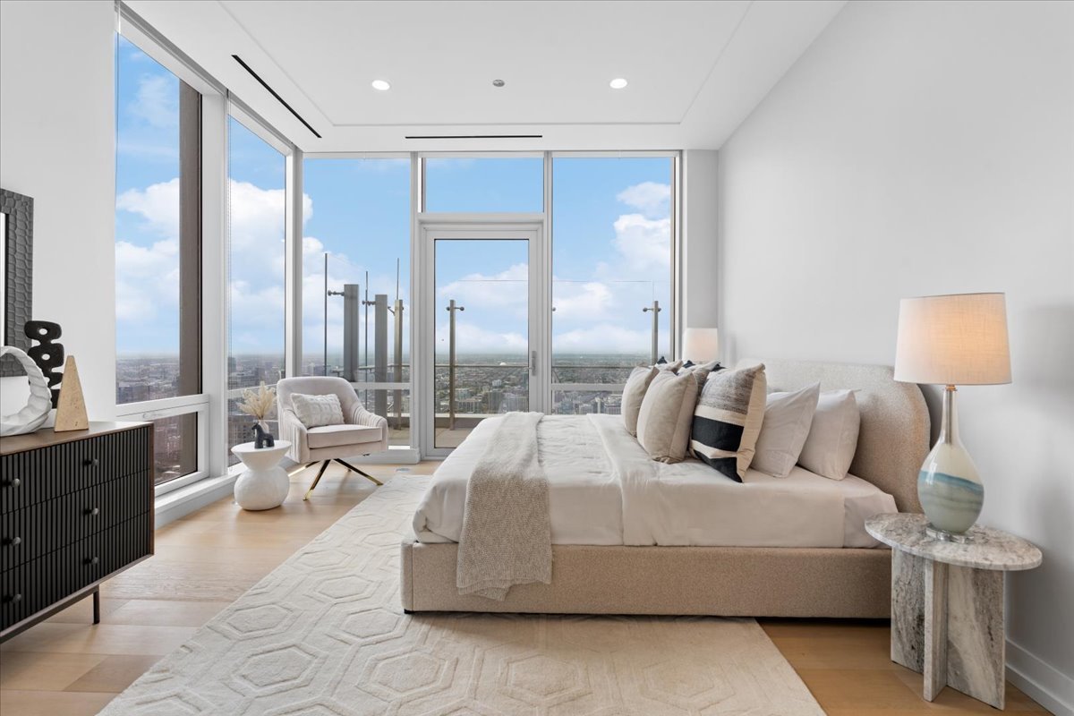 14 W Superior Street Unit: 5003
