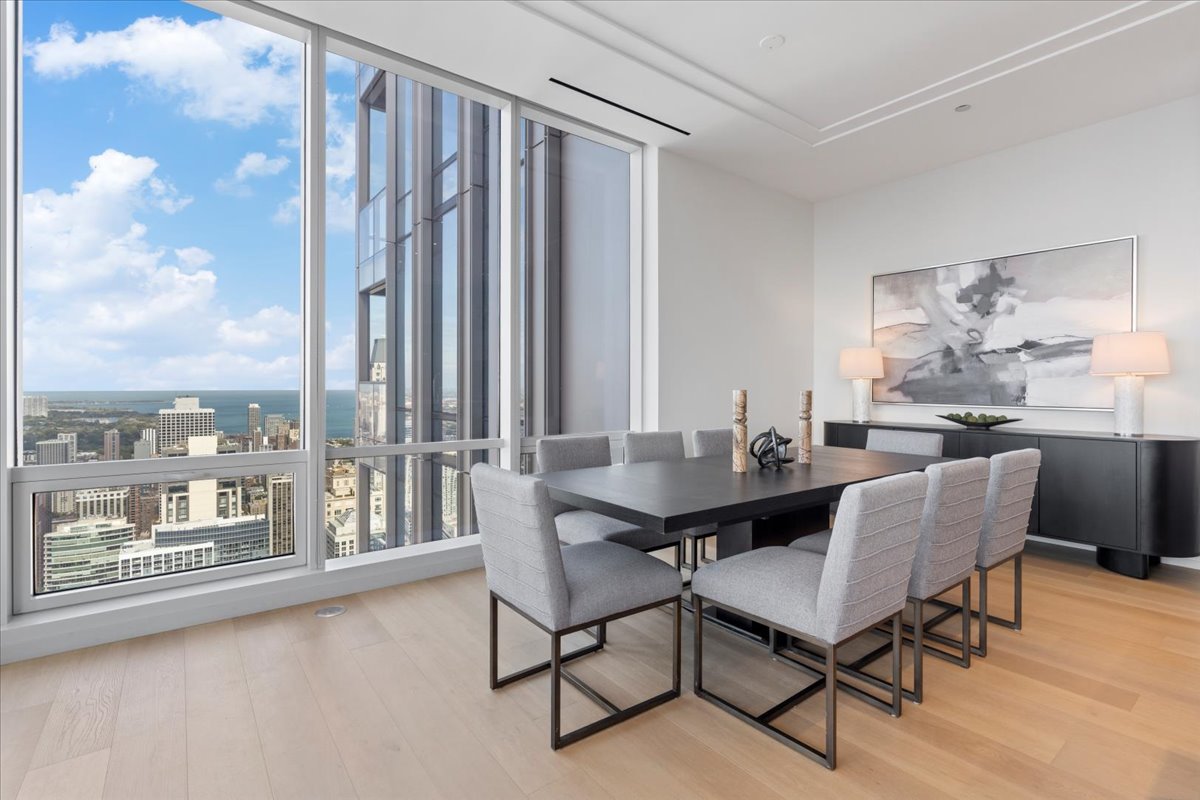 14 W Superior Street Unit: 5003
