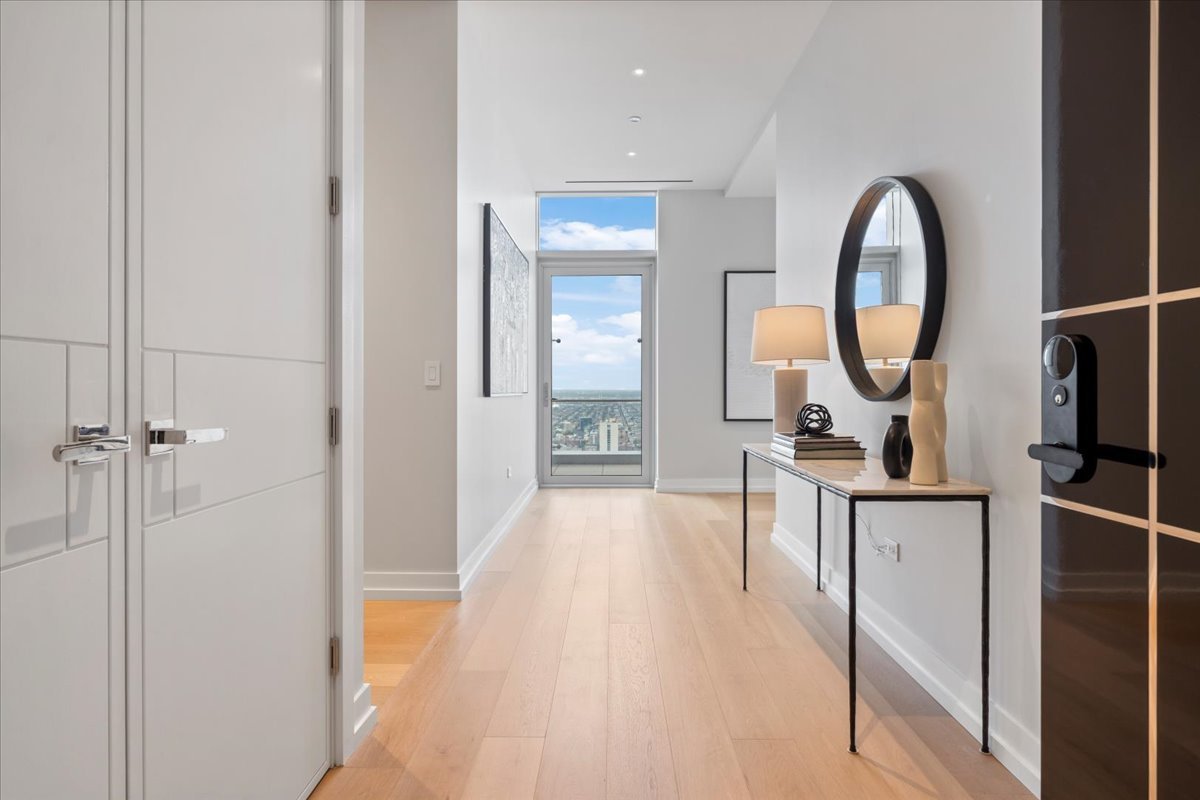 14 W Superior Street Unit: 5003
