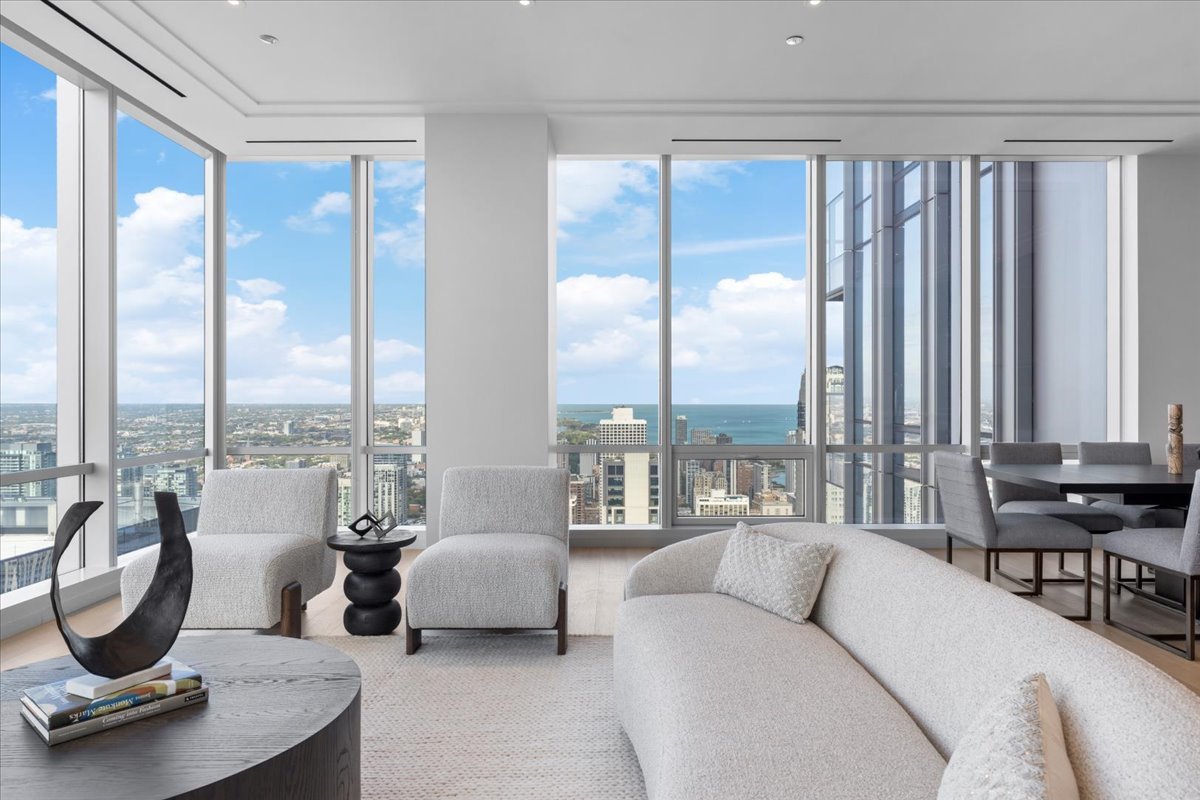 14 W Superior Street Unit: 5003