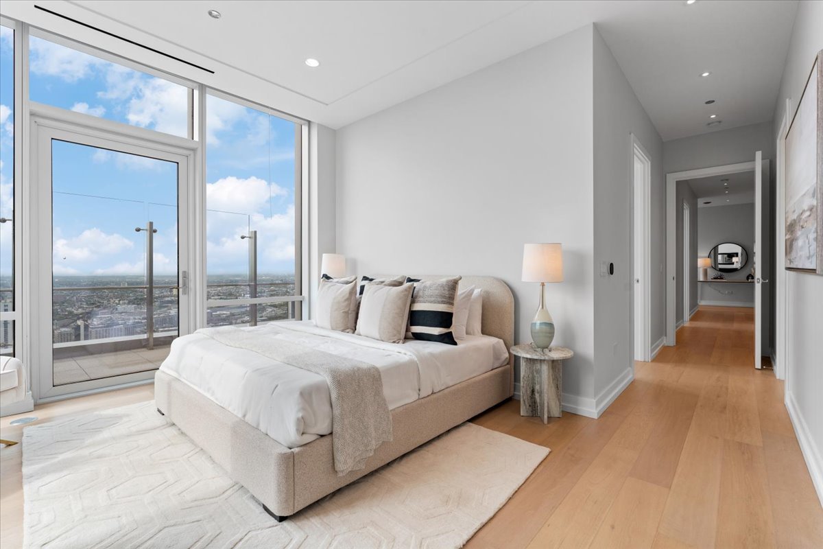 14 W Superior Street Unit: 5003