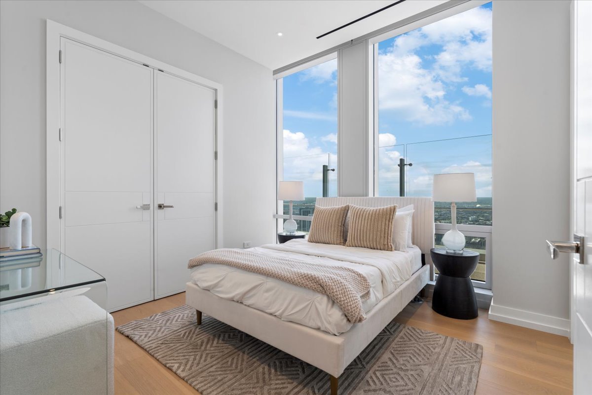 14 W Superior Street Unit: 5003