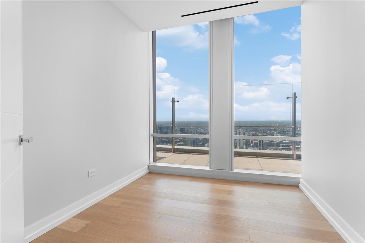 14 W Superior Street Unit: 5003