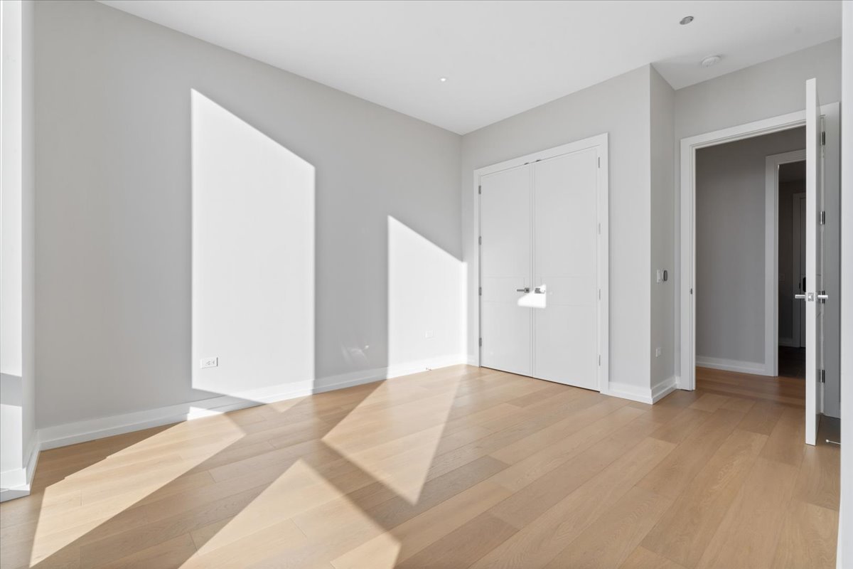 14 W Superior Street Unit: 4903
