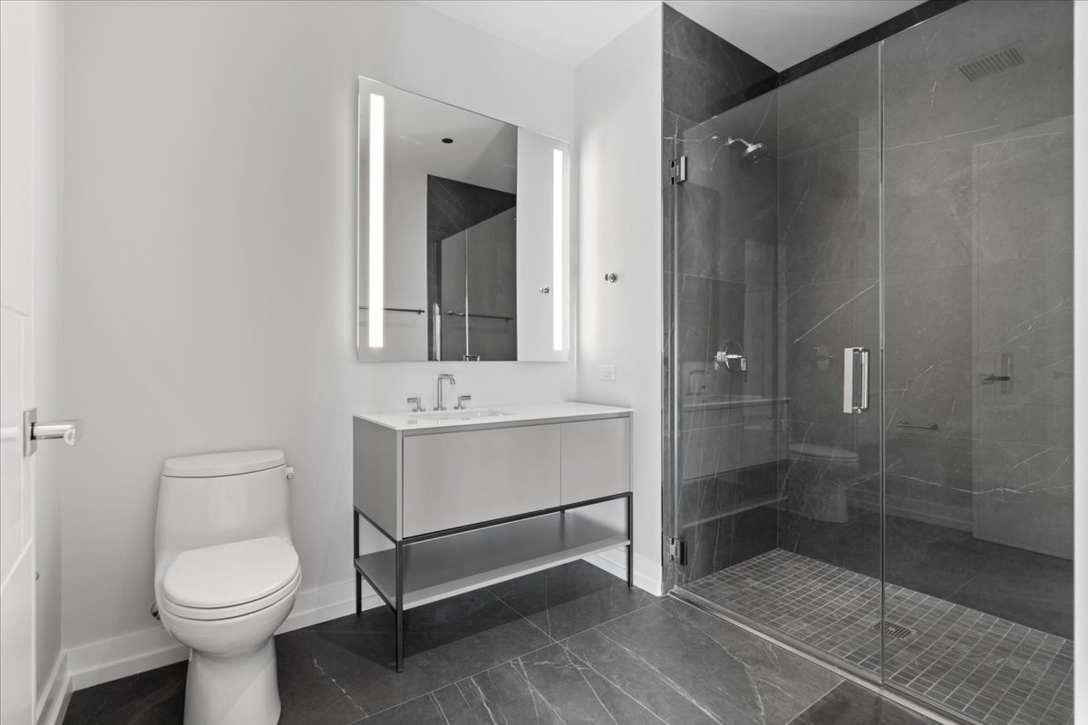 14 W Superior Street Unit: 4903