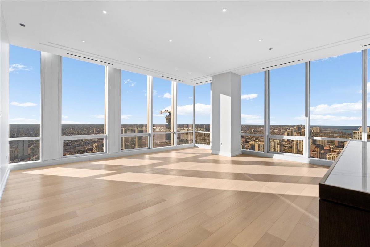 14 W Superior Street Unit: 4903