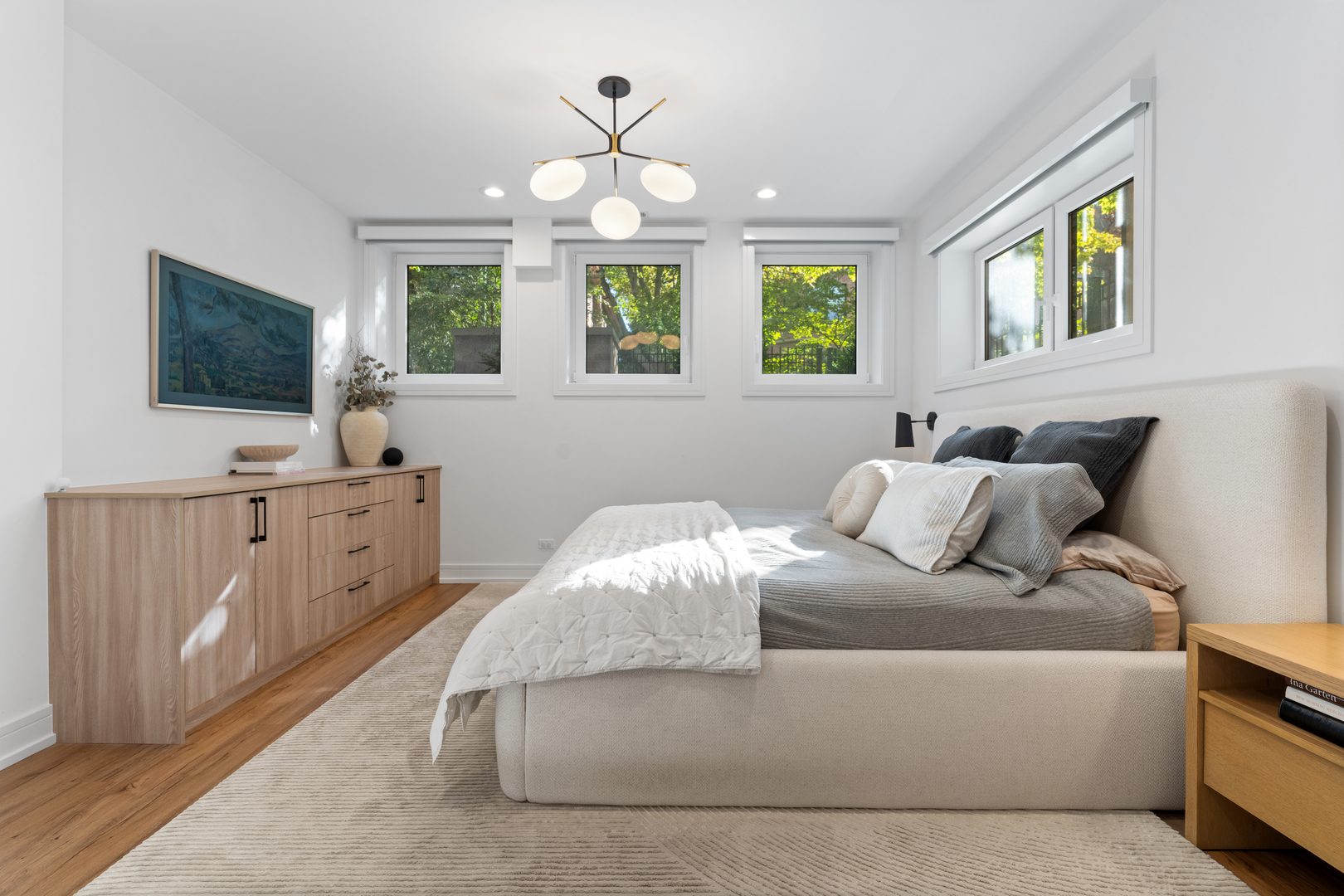 2640 N Bosworth Avenue Unit: 1S