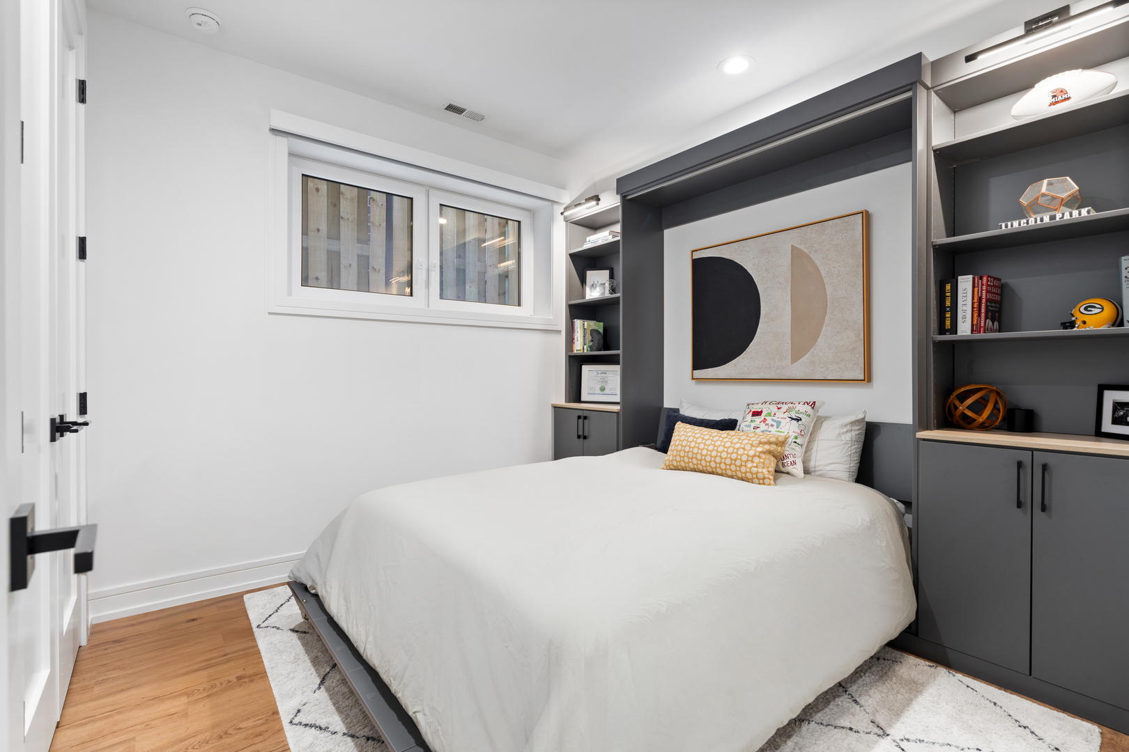 2640 N Bosworth Avenue Unit: 1S