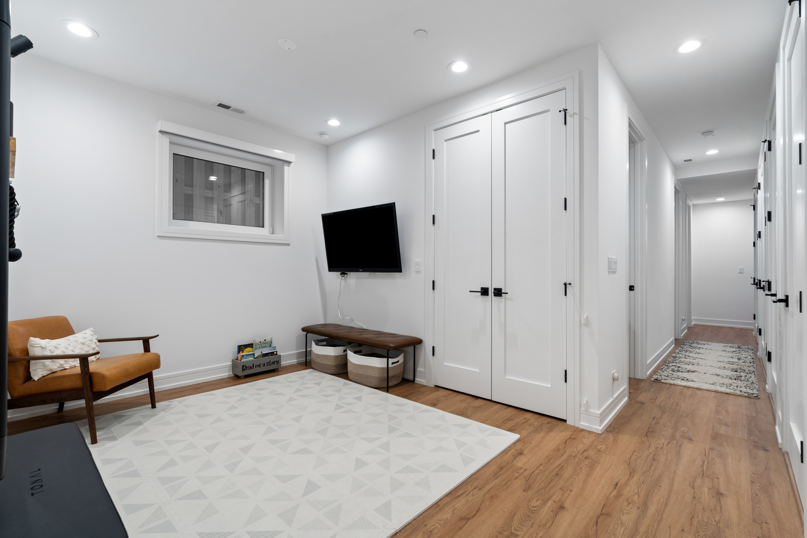 2640 N Bosworth Avenue Unit: 1S