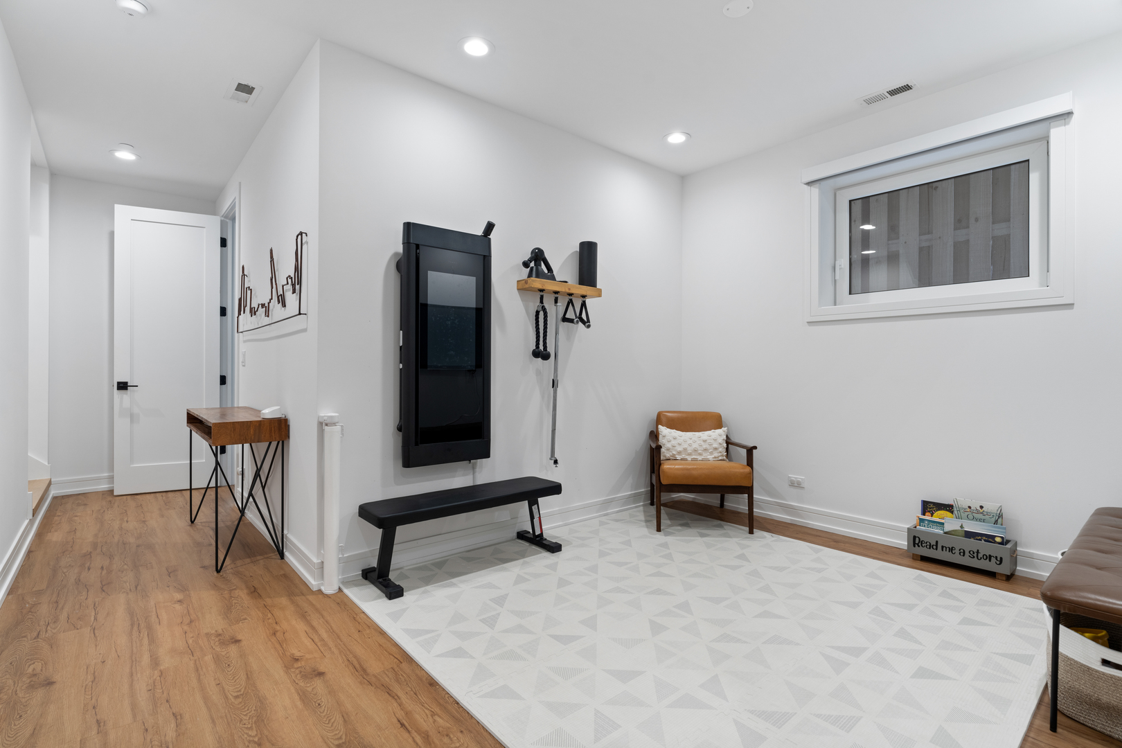 2640 N Bosworth Avenue Unit: 1S