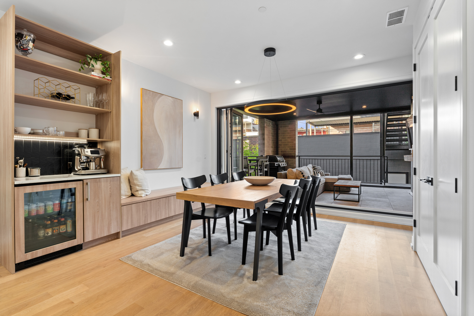 2640 N Bosworth Avenue Unit: 1S