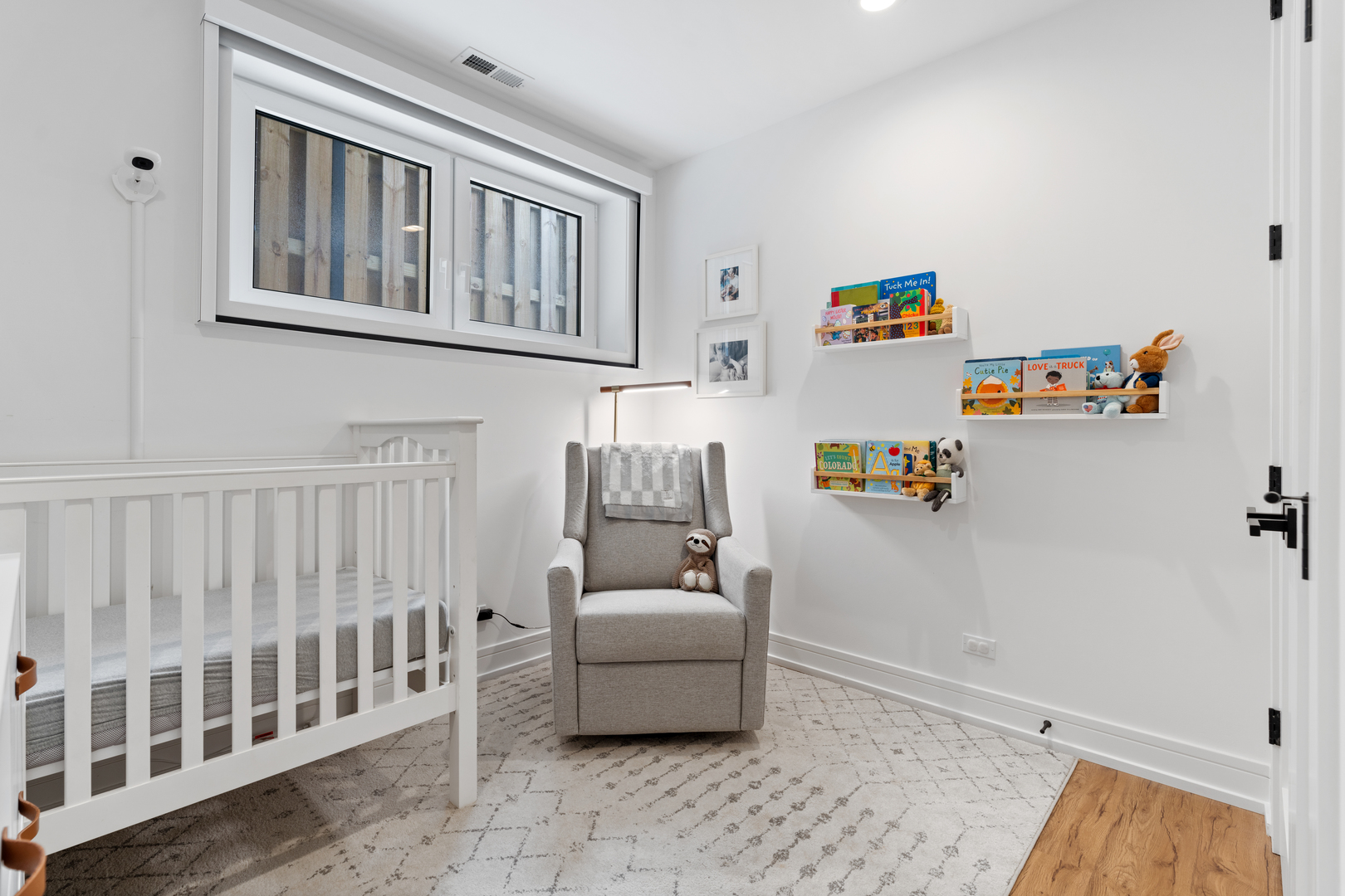 2640 N Bosworth Avenue Unit: 1S