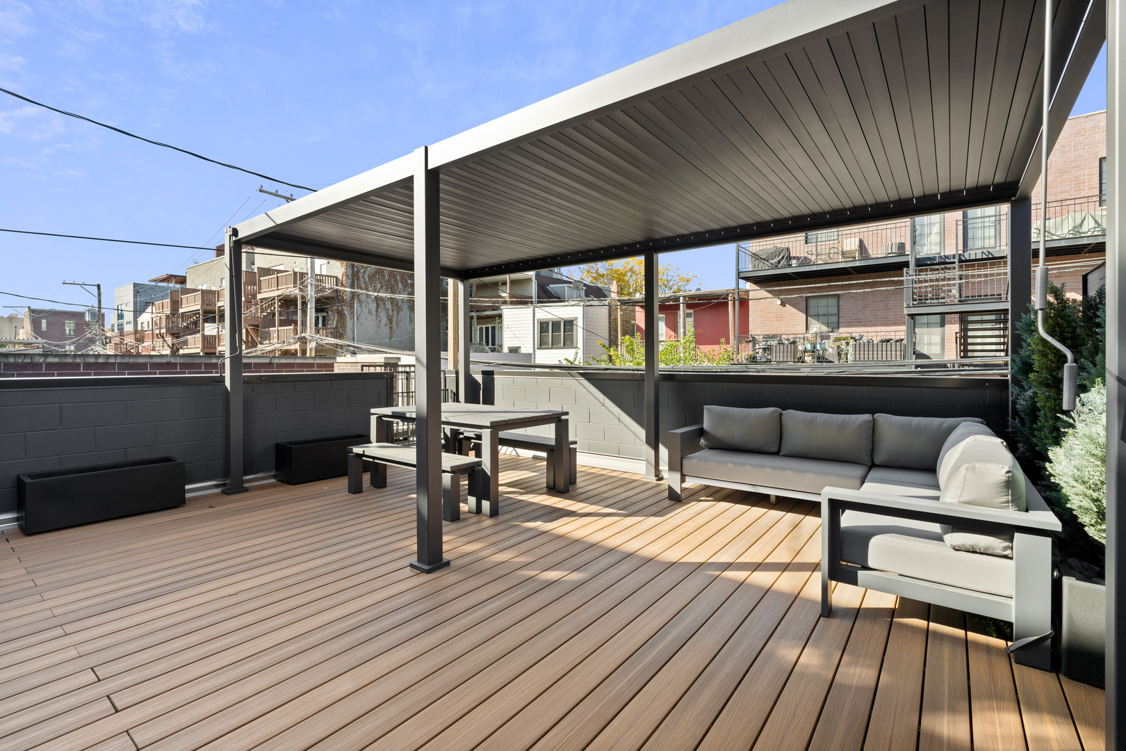 2640 N Bosworth Avenue Unit: 1S