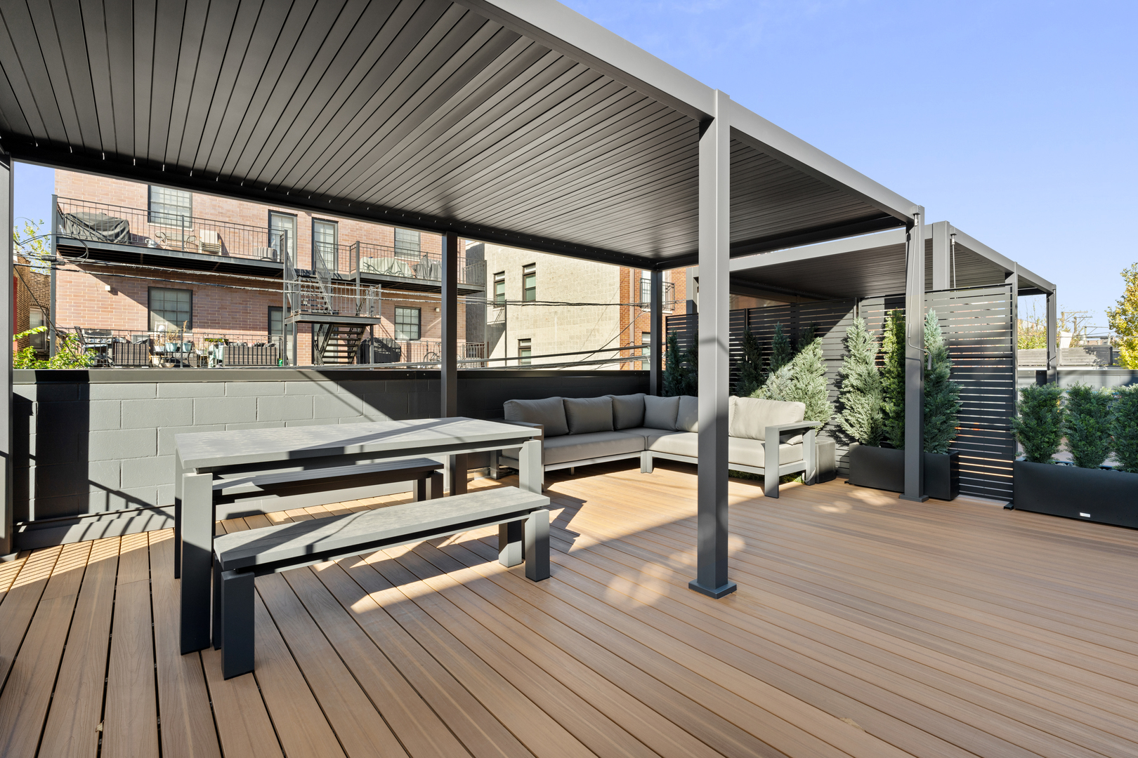2640 N Bosworth Avenue Unit: 1S