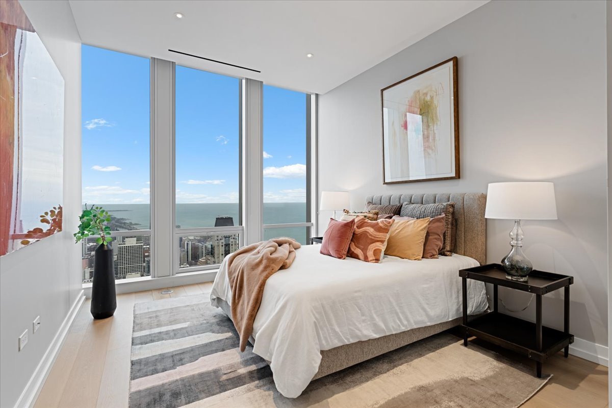 14 W Superior Street Unit: 6502