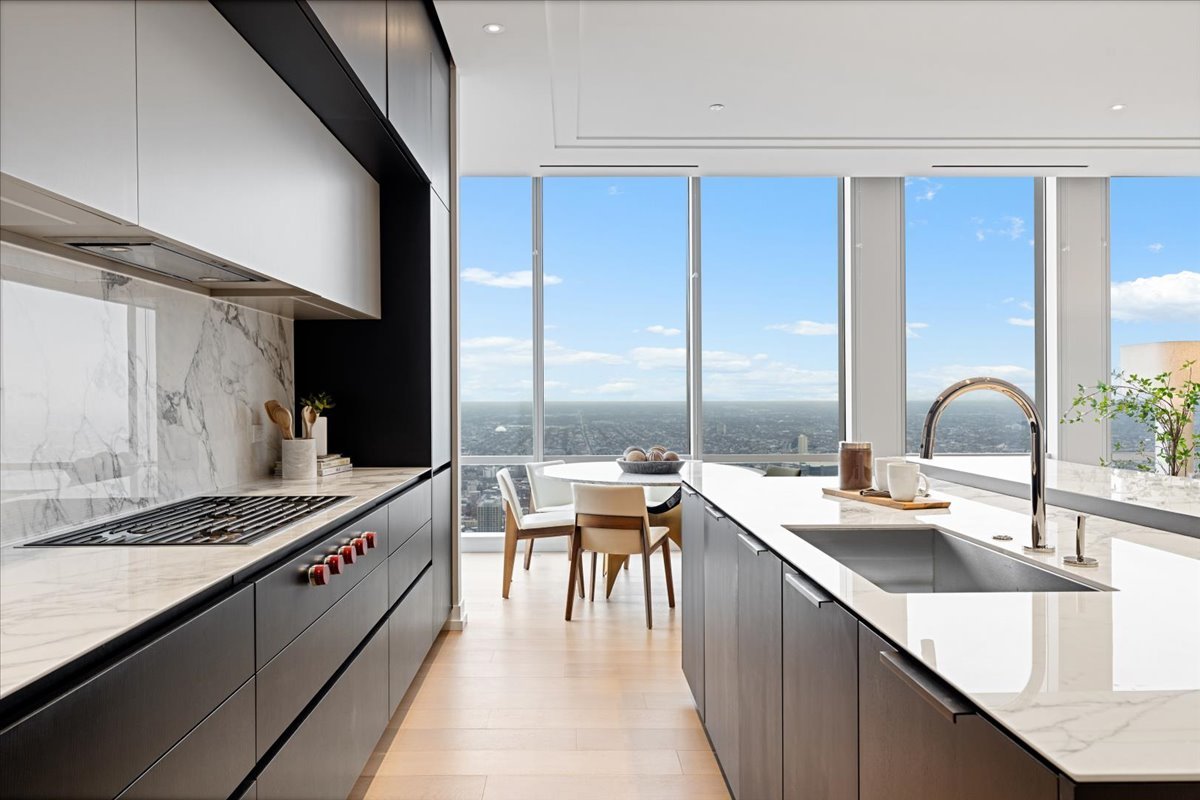 14 W Superior Street Unit: 6502